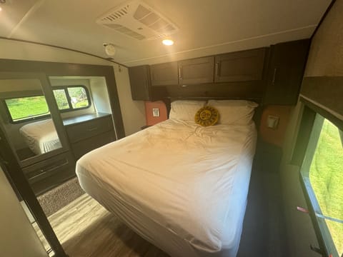 Upgraded glamping! Comfy beds. Turn key experience Towable trailer in Mint Hill