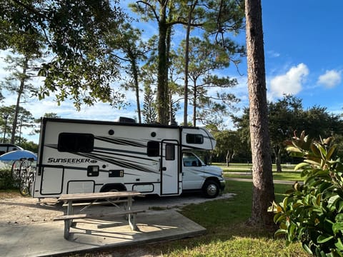 UNLIMITED MILES & Endless Adventure - 2023 Sunseeker 2150SE by Forest River Vehículo funcional in Bowie