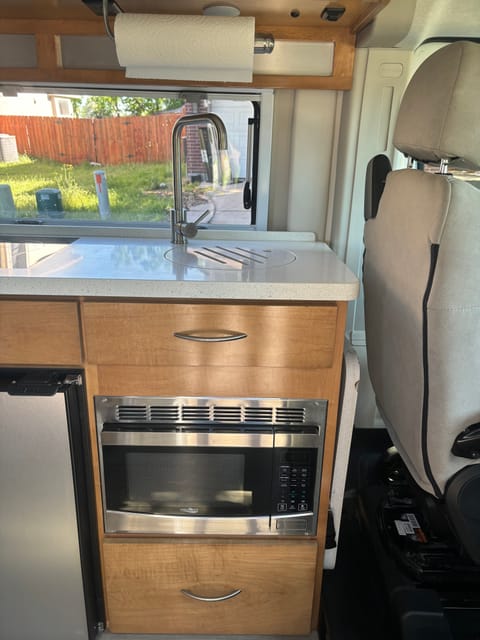 Coachmen Nova 20RB 2022 Camper Van / 2 Twin Beds / Solar, Fridge & Stove Drivable vehicle in Edgewater