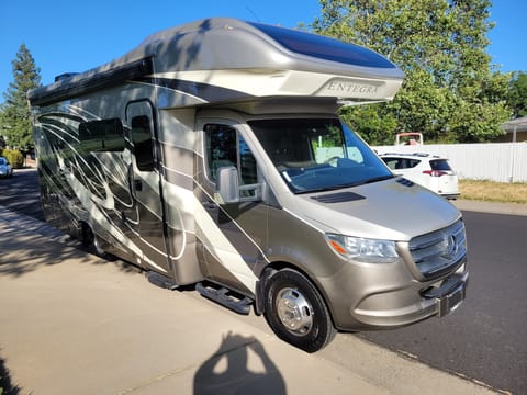 2020 Entegra Coach Qwest - Rusty's RV Adventure Drivable vehicle in Elk Grove