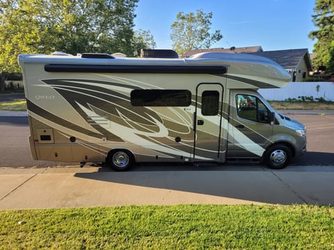 2020 Entegra Coach Qwest - Rusty's RV Adventure Drivable vehicle in Elk Grove