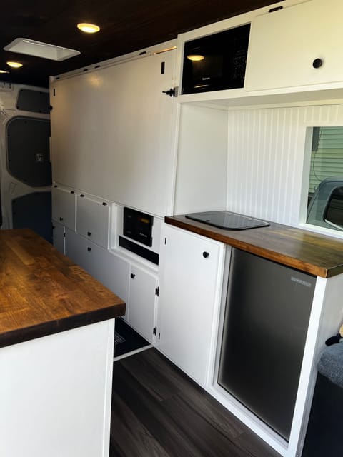 2024 adVANture Sprinter 2.0 Campervan in Lynn