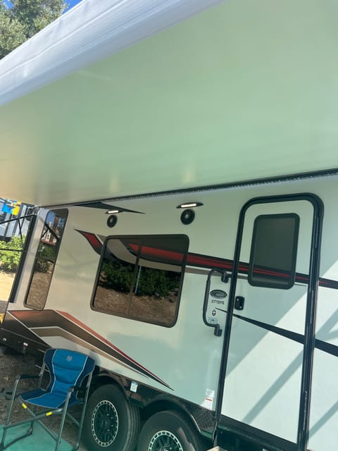2022 Genesis Supreme Rv Blazen Towable trailer in Menifee