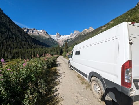 "Jean-Claude" the Custom Built Adventure Van - 2019 Dodge Promaster Cámper in Port Moody