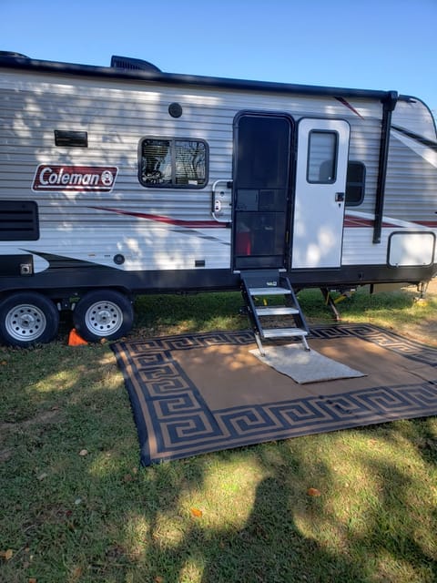 2019 Dutchmen Coleman Lantern with bump out and a power awning Towable trailer in Johnson City