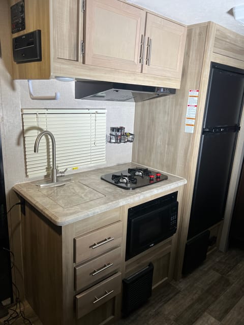 2021 Coachmen Catalina Summit Towable trailer in Rialto