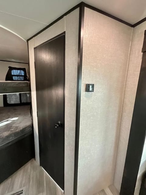 Free Delivery and  Setup - No added fees - 2022 Jayco with Bunks Towable trailer in Seguin