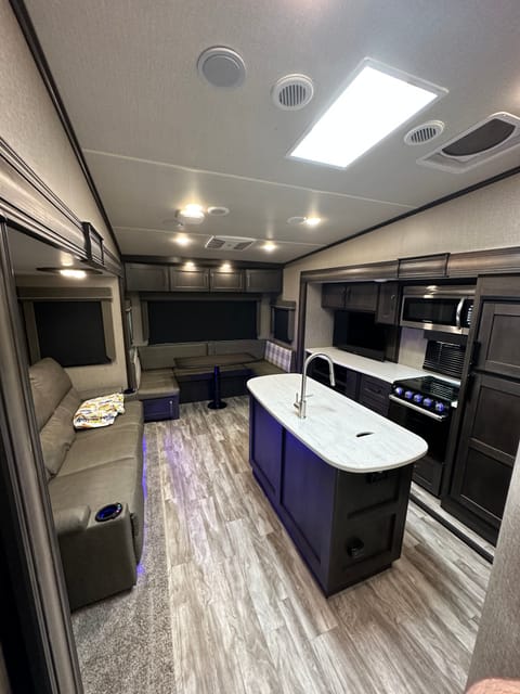 2021 Grand Design Reflection Towable trailer in Menifee