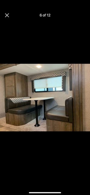 2019 Dutchmen Coleman Light Towable trailer in Broken Arrow