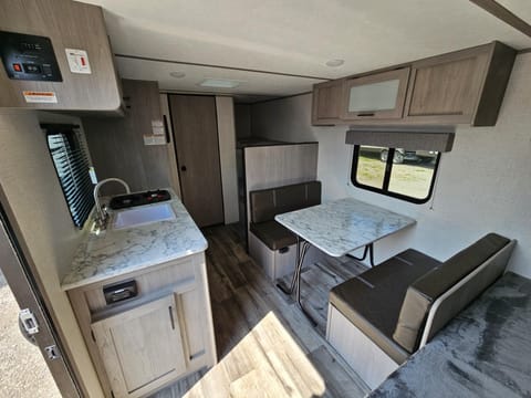 2022  Coleman Lantern Bunkhouse Towable trailer in Sarnia