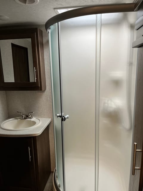 2018 Keystone RV Cougar Towable trailer in Nanaimo