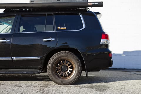 Overland Ready Lexus LX 570 w/ ARB Rooftop Tent, Awning & Camp Lighting RV in Burnaby