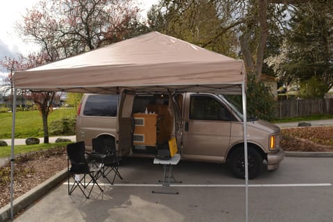 2002 GMC Express 2500 (BROWNIE) Drivable vehicle in Burnaby