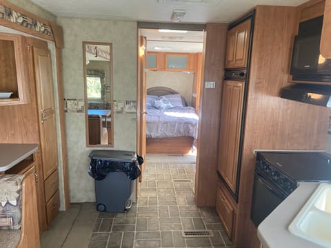 Cozy Komfort Towable trailer in Surrey
