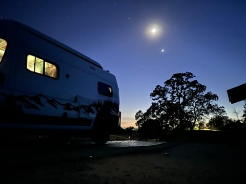 Ophelia - 2021 Winnebago Solis - Your Gateway to Rocky Mountain Adventures! Drivable vehicle in Keystone