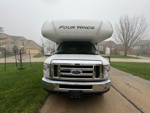 John's 2021 Thor Four Winds Drivable vehicle in Auburn Hills