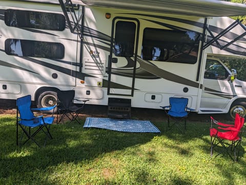 Family and Pet Friendly 2019 Jayco Greyhawk 31FS with Bunk Beds 32 Ft Drivable vehicle in Lake City