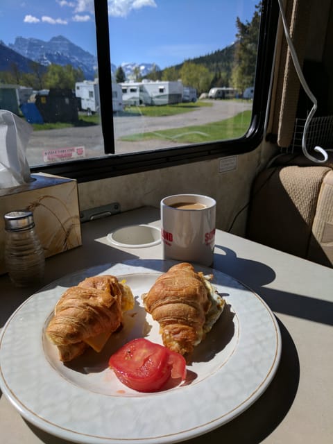 Four Winds Chateau Sport Drivable vehicle in Surrey