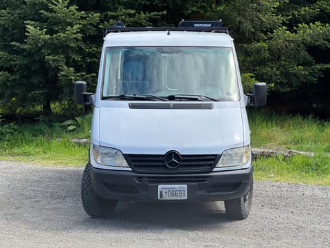 The VAAN Camper | 2006 Mercedes Sprinter | Cozy, Modern, Reliable Drivable vehicle in Lake Union