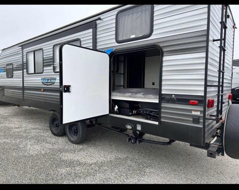 2022 Forest River Salem Towable trailer in Chino