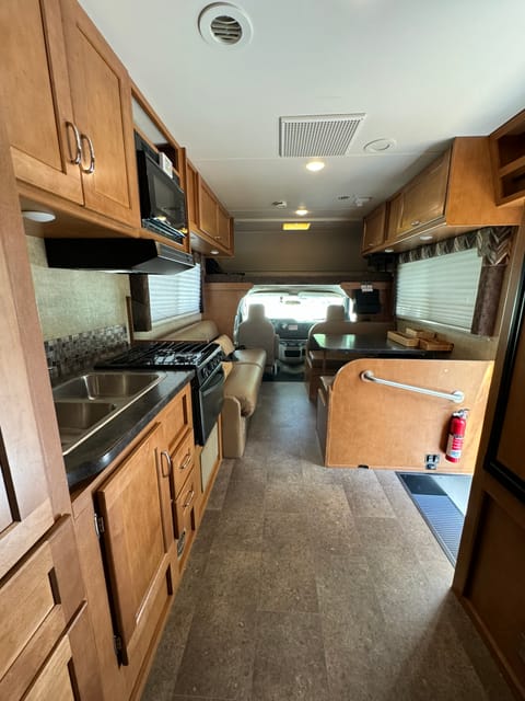 2018 Winnebago Minnie Winnie 25B Drivable vehicle in Pasadena