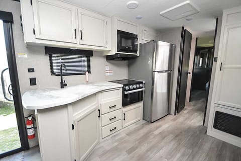 2023 Jayco 40 - RATE INCLUDES DEL, INS & FEES* Towable trailer in New Braunfels