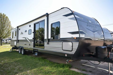 2023 Jayco 40 - RATE INCLUDES DEL, INS & FEES* Towable trailer in New Braunfels