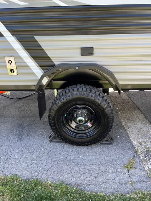 Adventure ready and space for the whole fam! 2024 Jayco Baja 174BHW Towable trailer in Spanish Valley