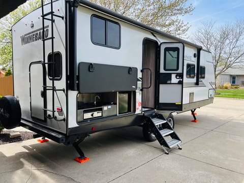 2022 Winnebago Minnie 2301BHS Towable trailer in Joliet