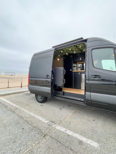 "Vamela Anderson" 2019 Custom Mercedes Sprinter - SEATS 8! Campervan in Manhattan Beach