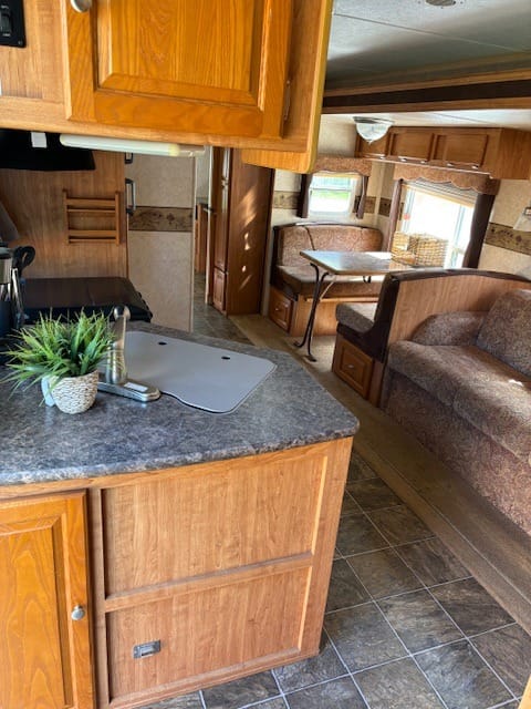 2010 Forest River Rockwood Signature Ultra Lite Towable trailer in Eagle River