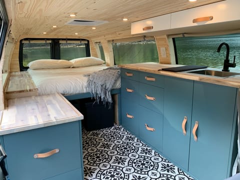 THIS IS NOT "JAYNE"! IT IS A PICTURE OF MY OTHER VAN "ROCKY". It is simply to show you what the vans interior will look like, minus the windows, when it is finished.