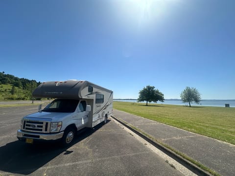 Adventure Awaits in the PNW with Our 2017 Winnebago Spirit 22R! Drivable vehicle in Eugene