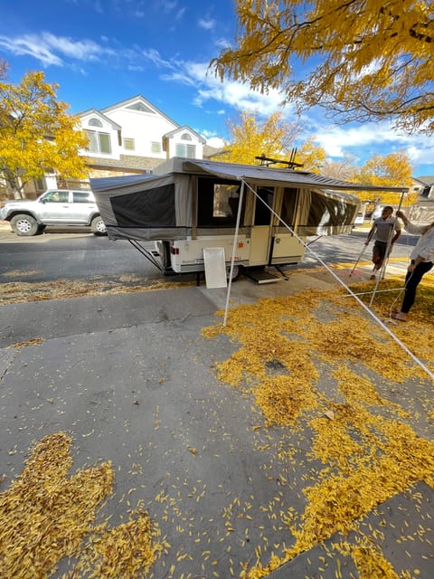 Pop up camper RV in Highlands Ranch