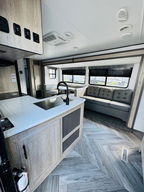 BRAND NEW!! 2024 HEARTLAND PROWLER 320SBH! Towable trailer in Jefferson County