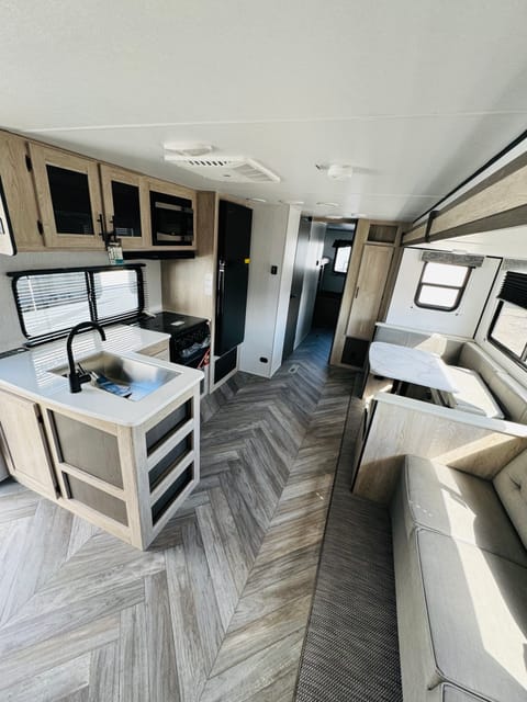 BRAND NEW!! 2024 HEARTLAND PROWLER 320SBH! Towable trailer in Jefferson County