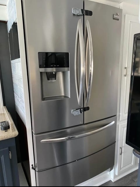 Big George - "Sugarbear Express #21" Forest River Georgetown 328TS Drivable vehicle in Springdale