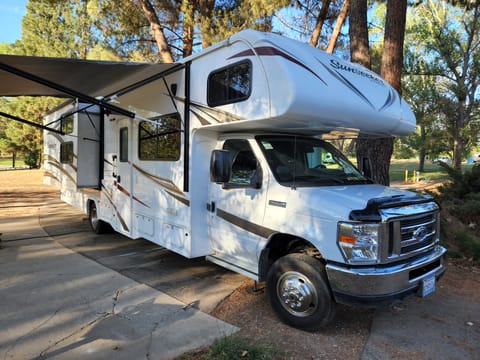 5 Night Special!! Make Forever Memories Without Breaking the Bank! Drivable vehicle in Yucaipa