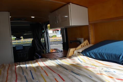 All-Electric 2023 Ford Camper van with Starlink, Office & Comforts! Van aménagé in Playa Vista