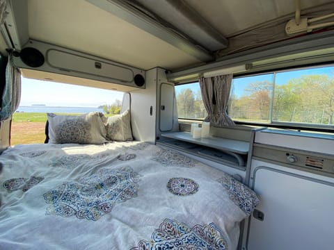1986 VW Westfalia “Izzy”  Interior