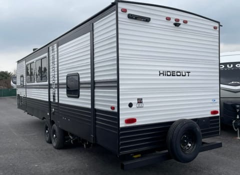 Redmond Rig - Delivery Only Towable trailer in Livonia