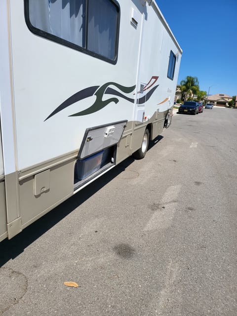 2007 Winnebago Outlook Awesome Clean Easy To Drive Veicolo da guidare in Riverside