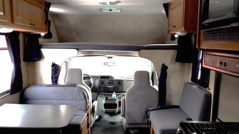 25 Ft Motorhome Ford Majestic 2013 Drivable vehicle in Vaughan