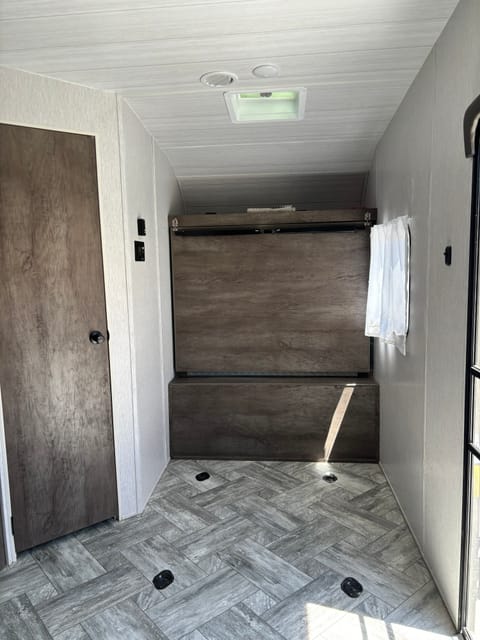 FULLY EQUIPPED TOY HAULER ready for endless adventures sleeps 6 Towable trailer in Apple Valley