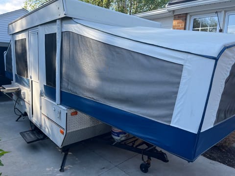 2007 Jayco Pop-Up w/ AC! Towable trailer in Grand Rapids