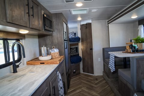 “Maggie” the Luxurious Farmhouse Travel Trailer Tráiler remolcable in Murrieta