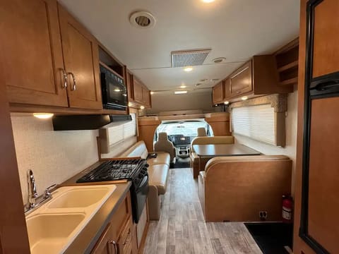 Easy Rider - Minnie Winnie 26' Sleeps 8! Drivable vehicle in Bonita