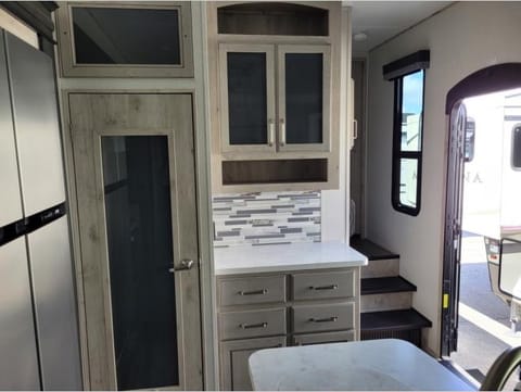 Keystone Avalanche Bunkhouse Towable trailer in Bakersfield