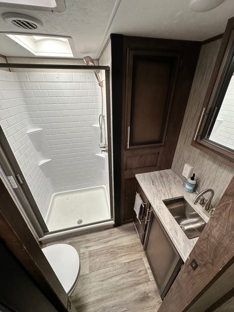 Luxury 2 Bedroom 5th Wheel- KZ Durango Towable trailer in Post Falls