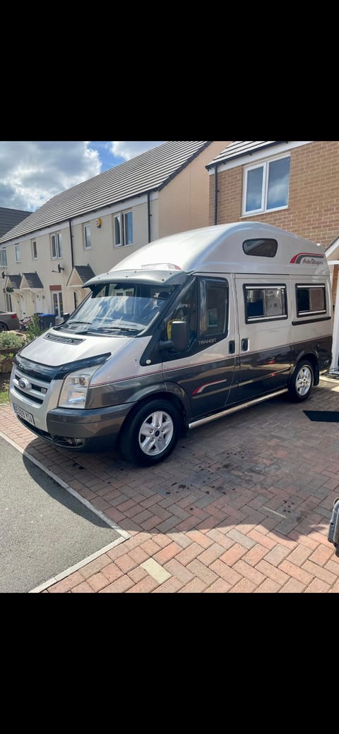 Ford transit auto sleeper 4 birth Campervan in Northampton